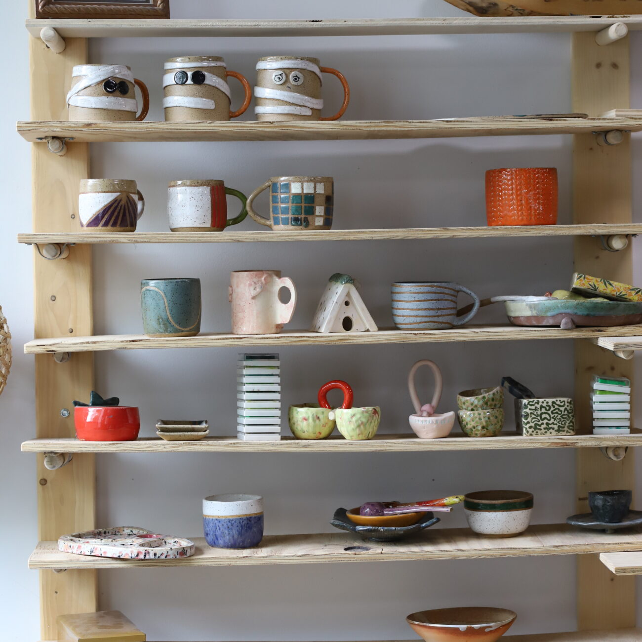 Slip_studios_members_student_shelves